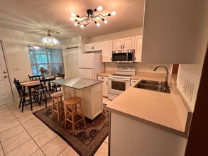 2306 SW 42nd Dr, Unit Condo in Gainesville, FL - Building Photo - Building Photo