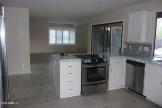 6141 N 34th Pl in Paradise Valley, AZ - Building Photo - Building Photo