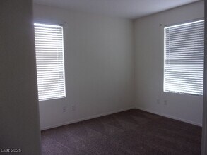 4408 Santa Clarita Ave in Las Vegas, NV - Building Photo - Building Photo