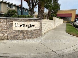 9757 Cornwall Dr in Huntington Beach, CA - Building Photo