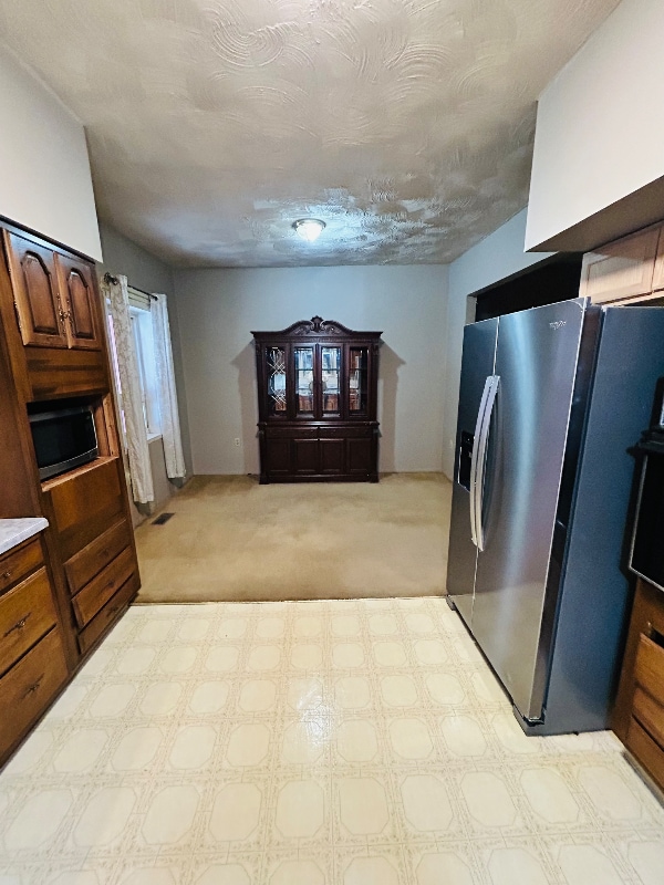 251 1st Ave S in Nitro, WV - Foto de edificio - Building Photo