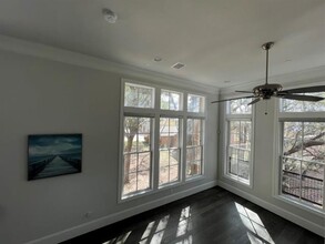 4090 Runyon Rd in Addison, TX - Foto de edificio - Building Photo