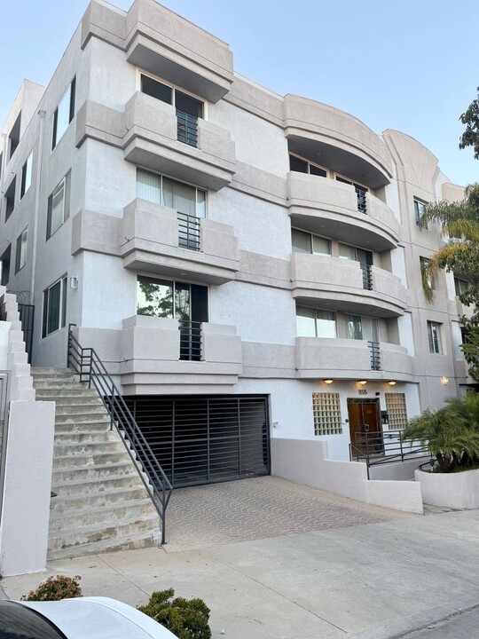 11535 Rochester Ave in Los Angeles, CA - Building Photo