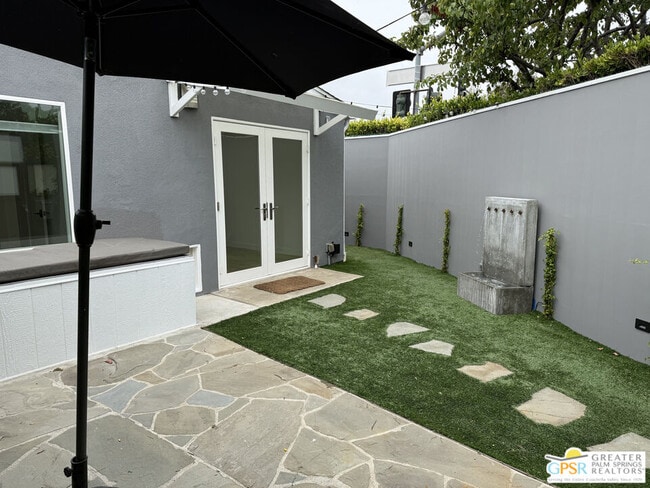 2030 Ocean Park Blvd in Santa Monica, CA - Building Photo - Building Photo