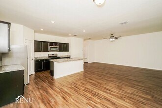 5015 Firefly Hls in Saint Hedwig, TX - Building Photo - Building Photo