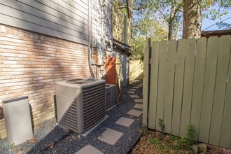 7 Woody Creek Dr in Conroe, TX - Building Photo - Building Photo