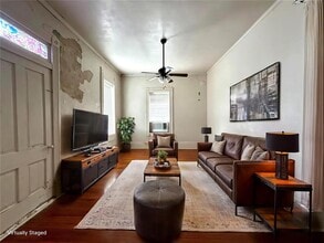 102 S Houston St in Wharton, TX - Building Photo - Building Photo