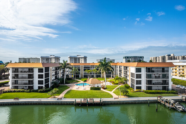 Bordeaux Club in Naples, FL - Building Photo - Building Photo