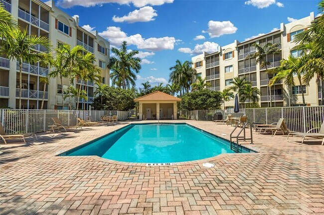 property at 3500 Oaks Clubhouse Dr