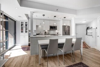 1401 17th St NW, Unit 302 in Washington, DC - Building Photo - Building Photo