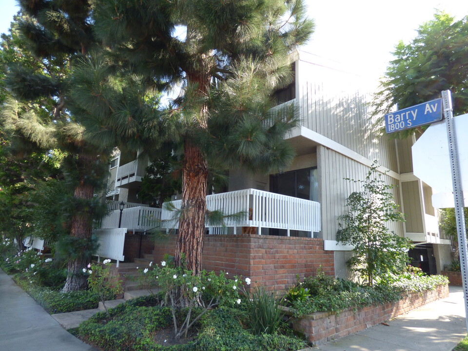 1801 Barry Ave, Unit 1801 in Los Angeles, CA - Building Photo