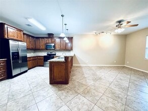 3811 Vista Rd in Pasadena, TX - Building Photo - Building Photo