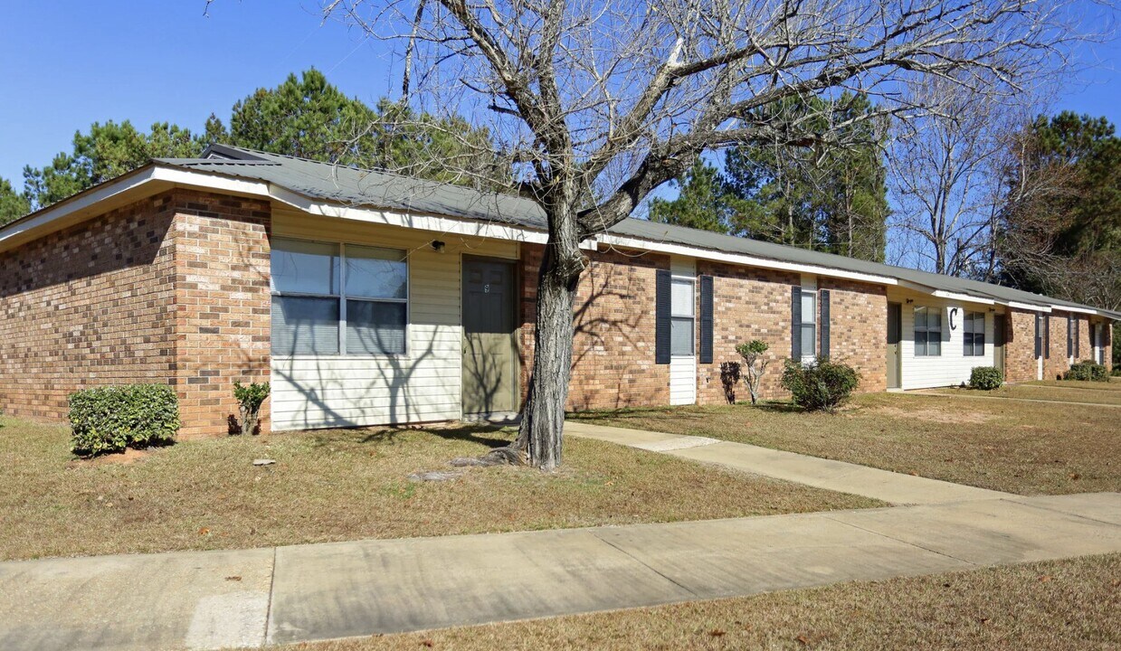 100 Fort Deposit Villas in Fort Deposit, AL - Building Photo