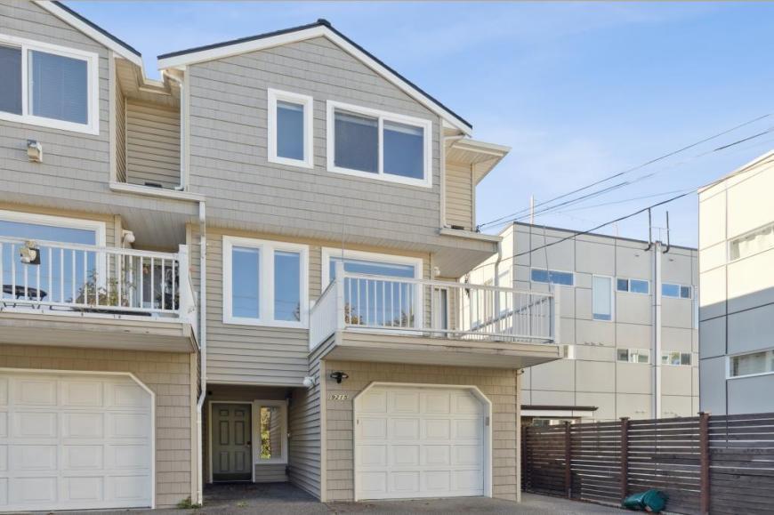 9215 Linden Ave N in Seattle, WA - Building Photo