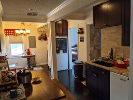 481 Warwick St, Unit 4