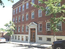 205 Winthrop Rd, Unit 3 in Brookline, MA - Building Photo