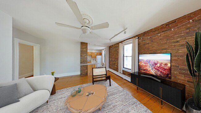 1545 Tremont St, Unit 2F in Boston, MA - Building Photo - Building Photo