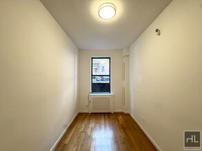WEST 11 STREET in New York, NY - Building Photo - Building Photo