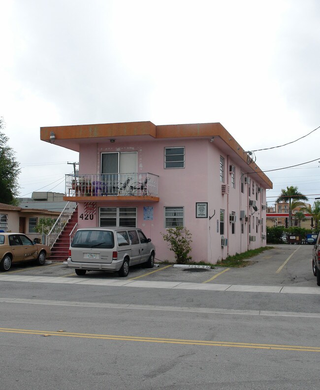 420 E 26th St in Hialeah, FL - Building Photo - Building Photo