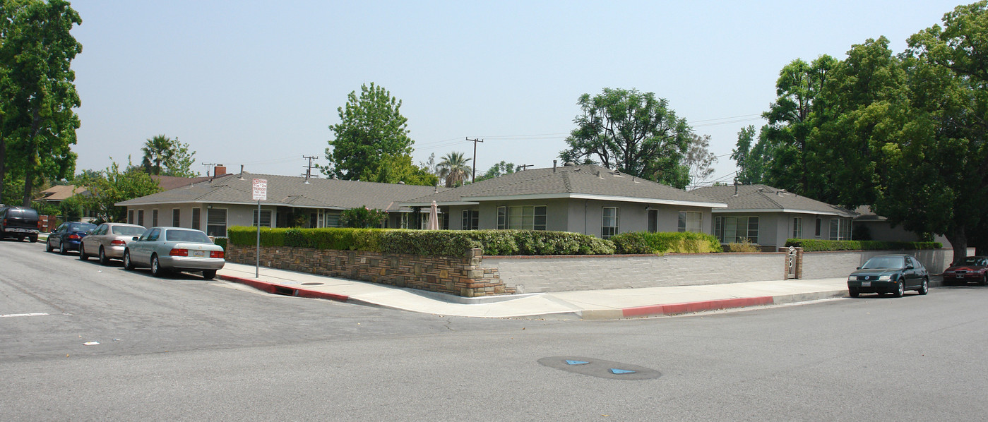 346 W Lemon Ave in Monrovia, CA - Building Photo