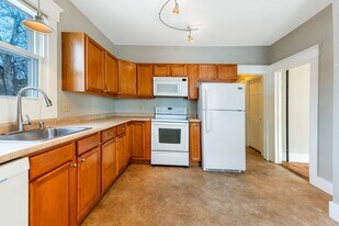 96 Broadway in Dover, NH - Building Photo