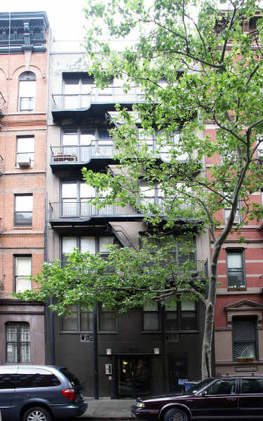 515 E 83rd St in New York, NY - Building Photo