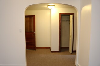 239 Elm St, Unit 239 #2 in Albany, NY - Foto de edificio - Building Photo