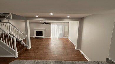 1319 Peabody Dr in Hampton, VA - Foto de edificio - Building Photo