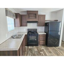 1702 Hazel St in Dillon, SC - Building Photo