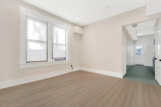 944 N Damen Ave in Chicago, IL - Foto de edificio - Building Photo