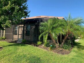 5409 Sunset Falls Dr in Apollo Beach, FL - Building Photo - Building Photo