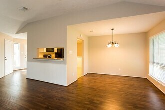 7311 Skybright Ln in Houston, TX - Building Photo - Building Photo