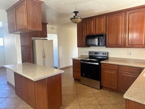4024 Comanche Rd NE in Albuquerque, NM - Building Photo - Building Photo