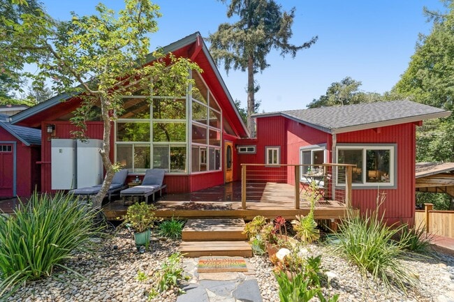 property at 545 Debbie Ct