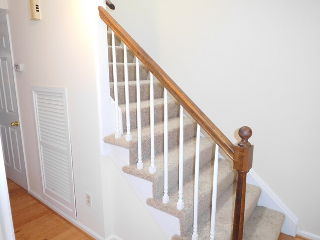 4821 Chevy Chase Dr in Chevy Chase, MD - Building Photo - Building Photo