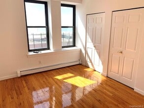 25 W Broadway in Long Beach, NY - Building Photo - Building Photo