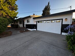 2634 Emma Dr in Pinole, CA - Building Photo - Building Photo