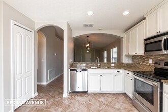 10117 Newminster Loop in Ruskin, FL - Building Photo - Building Photo