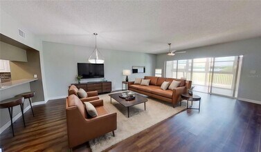 6495 Shoreline Dr in St. Petersburg, FL - Building Photo - Building Photo
