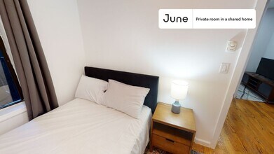 Private bedroom in 3 bed/1 bath Home in New York, NY - Building Photo - Building Photo