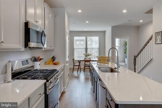 141 Capital Ct in Largo, MD - Building Photo - Building Photo