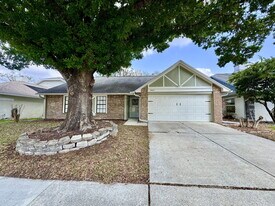 3847 Biscayne Dr in Winter Springs, FL - Building Photo