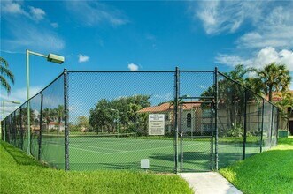 3450 Pinewalk Dr N in Margate, FL - Building Photo - Building Photo
