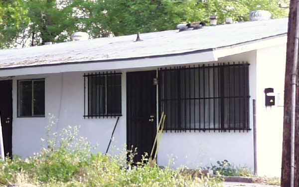 1067 Spruce St in San Bernardino, CA - Foto de edificio