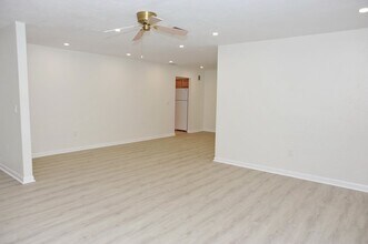 709 95th Ave N in Naples, FL - Building Photo - Building Photo