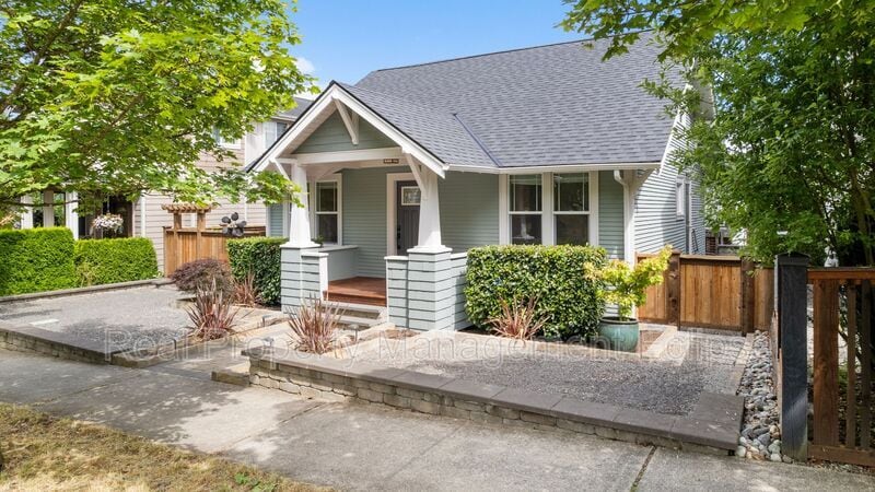 26616 NE Valley St in Duvall, WA - Building Photo