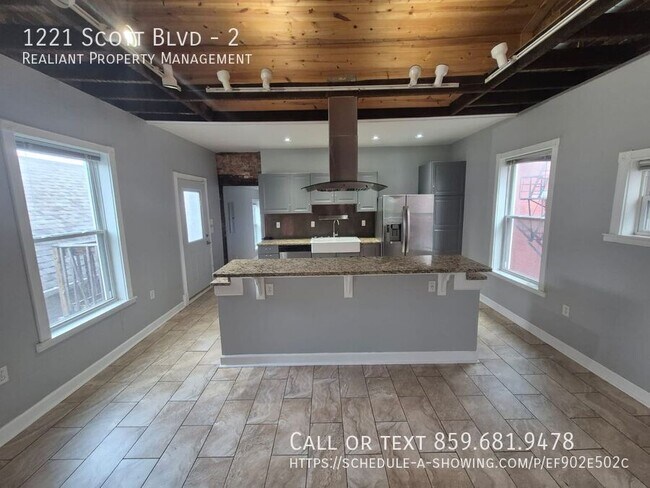 1221 Scott St in Covington, KY - Building Photo - Building Photo