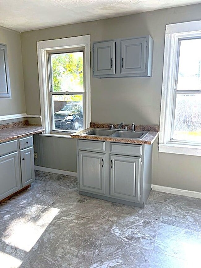 22-26 Barbara Street in Providence, RI - Foto de edificio - Building Photo