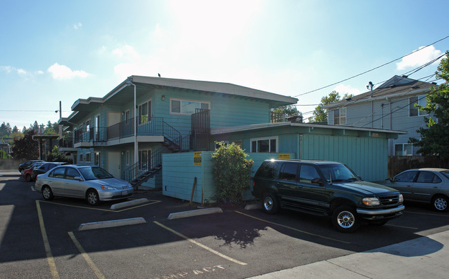 Aztec in Eugene, OR - Building Photo - Building Photo