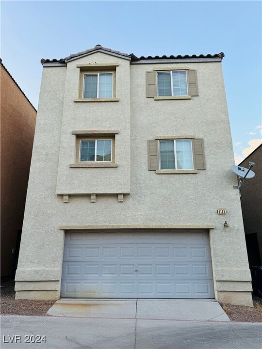 9160 Dimpled Ct in Las Vegas, NV - Building Photo